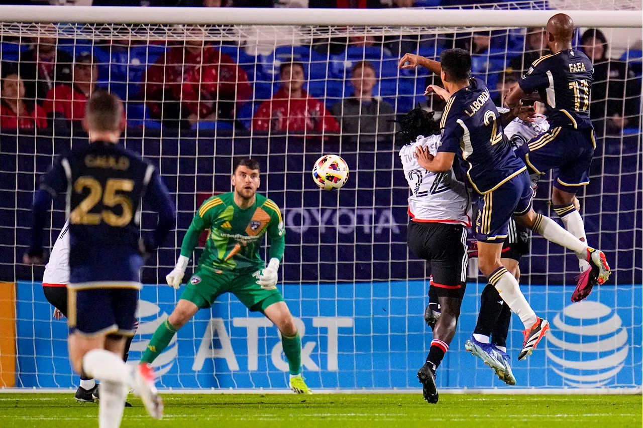 Vancouver Whitecaps score 3 first-half goals to beat Dallas