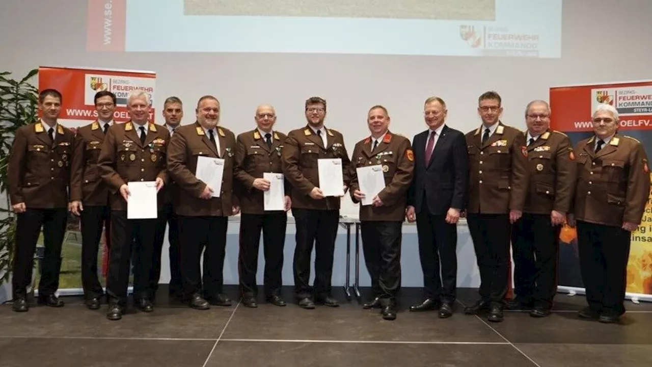 Verdienstmedaille des Bezirks Steyr-Land für Höritzauer und Weiss