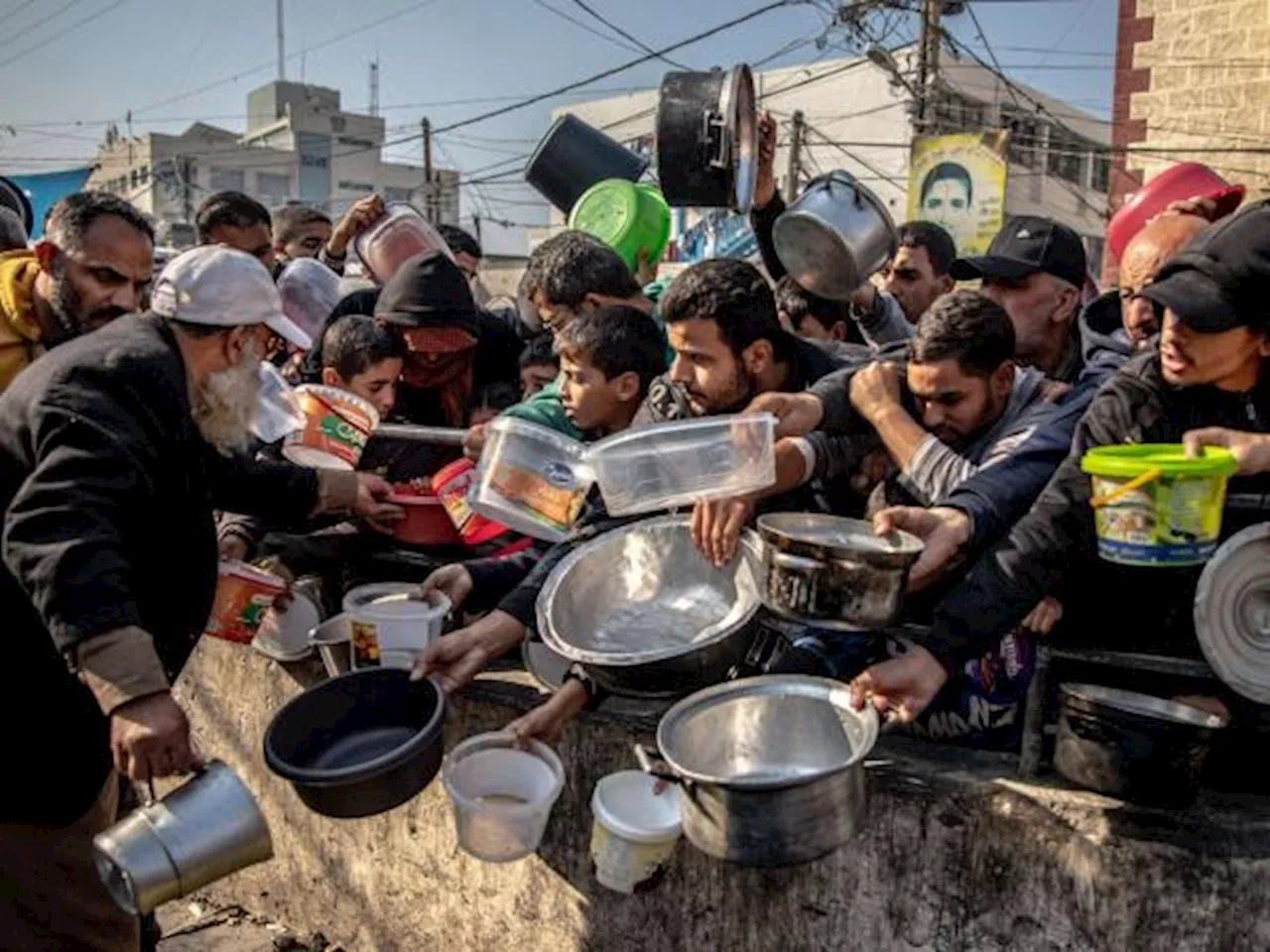 Gaza recibe víveres por mar y aguarda posible tregua entre Hamás e Israel