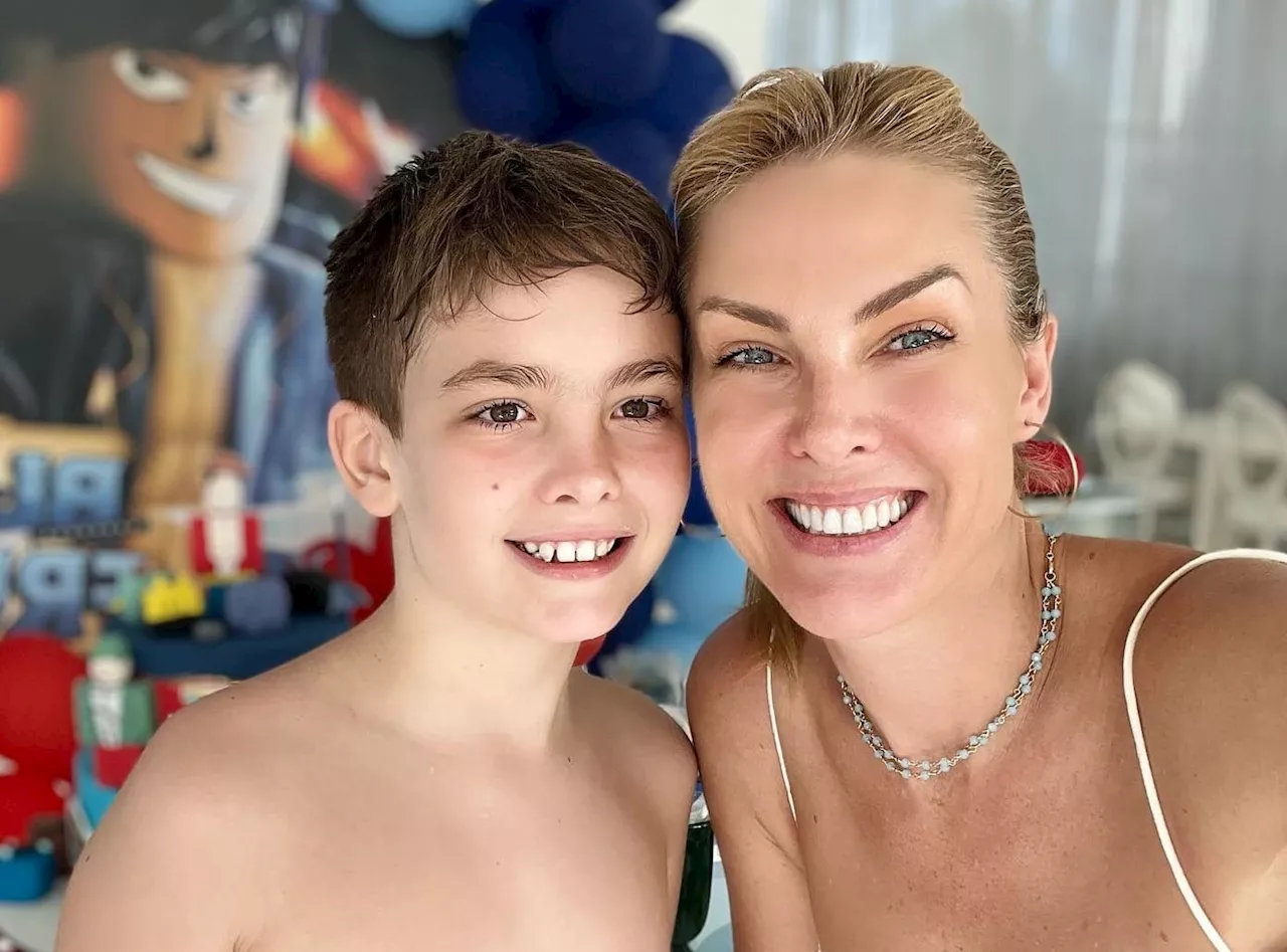 Ana Hickmann faz festa para o filho e ganha elogio de Edu Guedes: 'Maravilhosa'