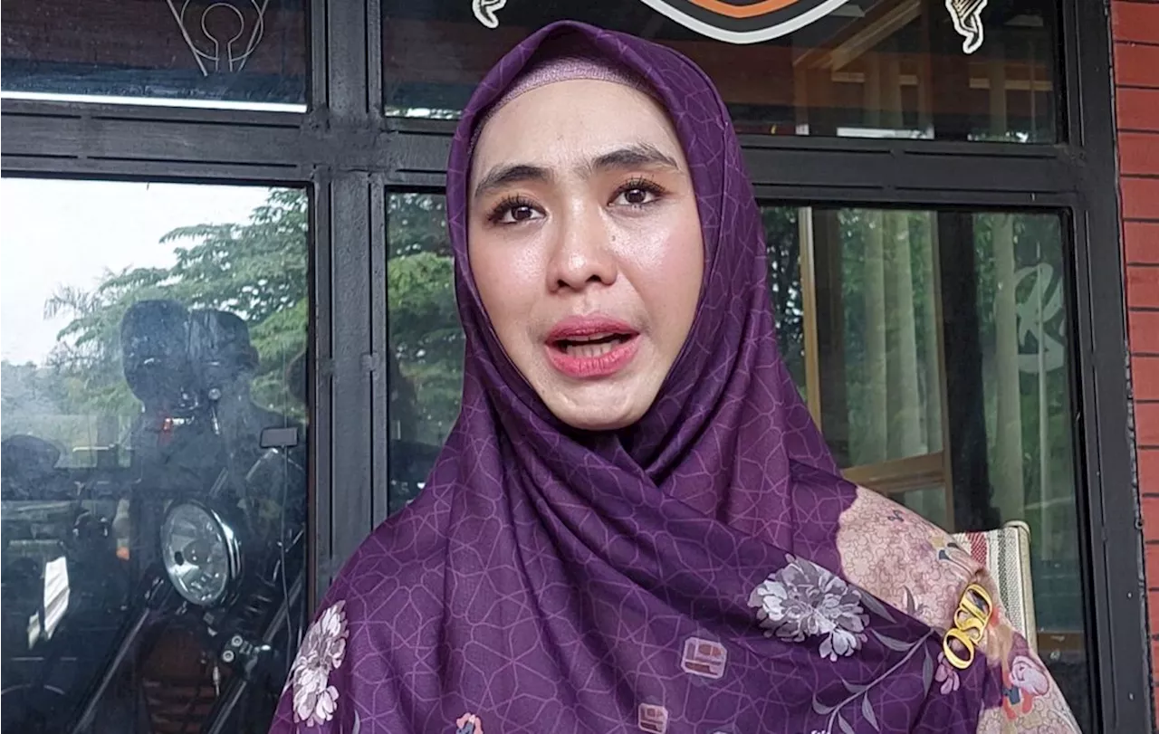 Begini Sikap Oki Setiana Dewi terkait Perceraian Ria Ricis dan Teuku Ryan