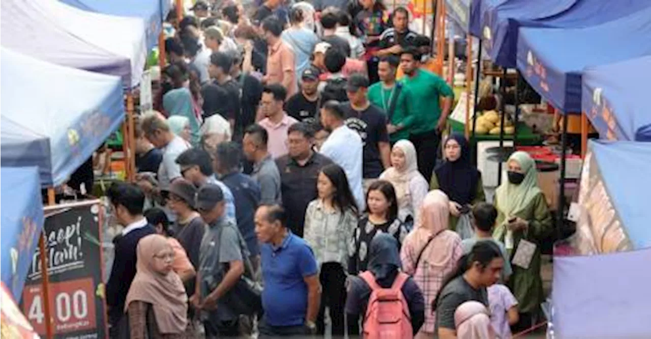 Zahid: 22m Muslims spend RM5.4b at Ramadan bazaars