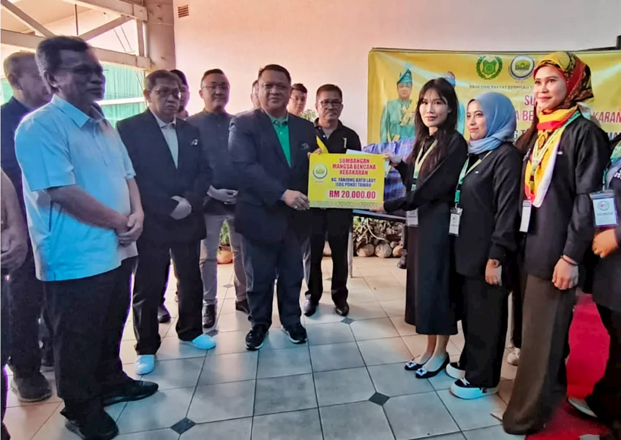 MAIPs sumbang RM20,000 kepada 79 keluarga kebakaran kampung laut