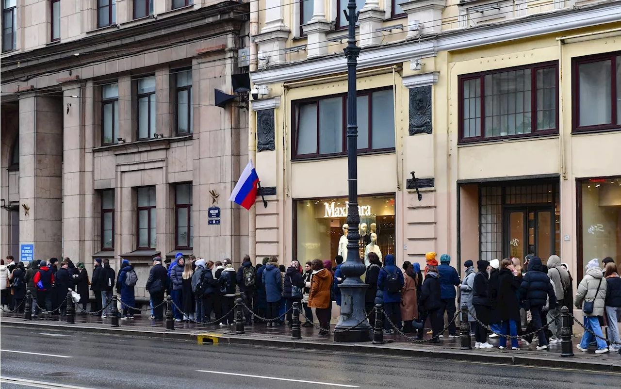 Russian voters, answering Navalny’s call, protest Putin’s forever rule