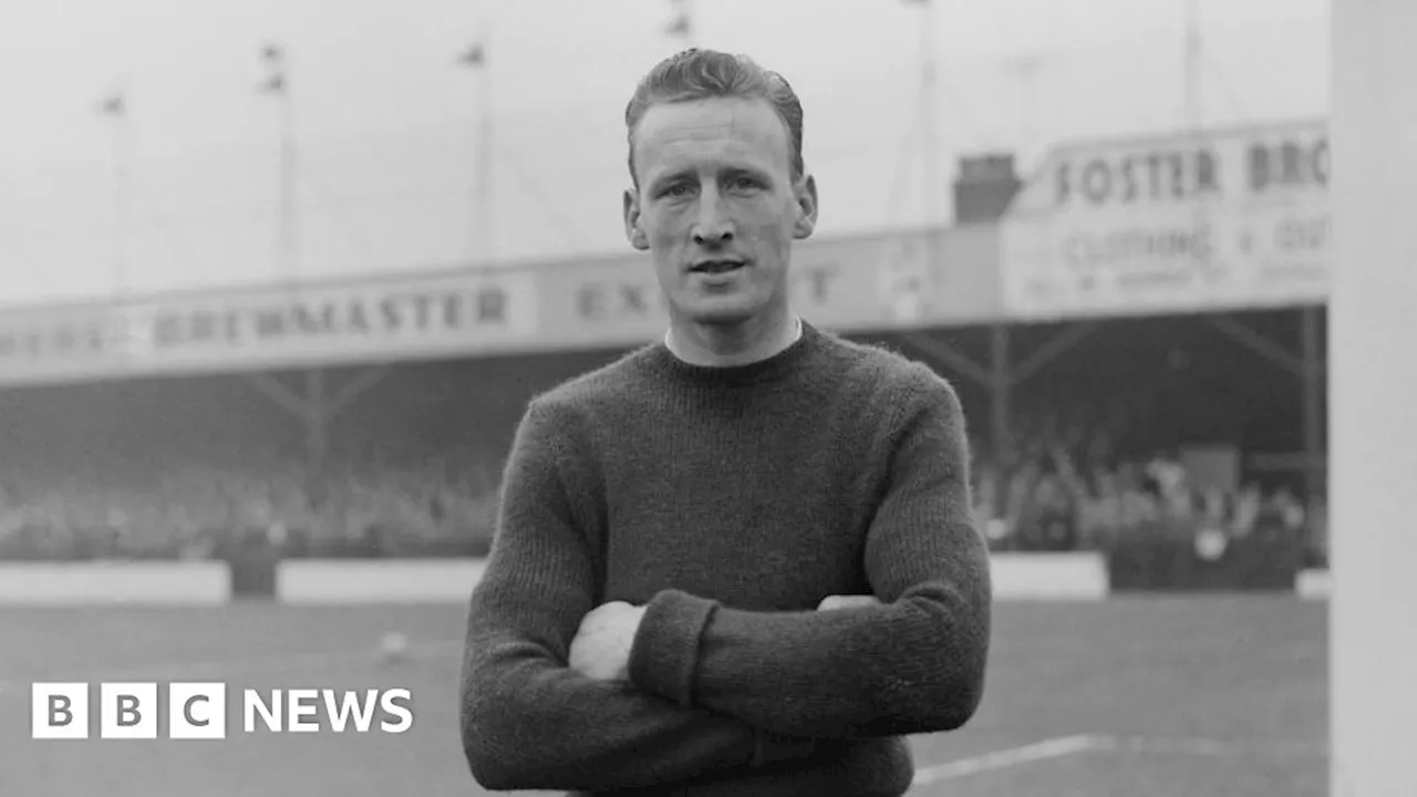 Luton and England goalkeeper Ron Baynham dies aged 94