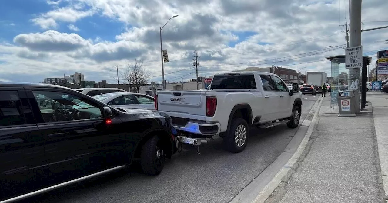 Ontario tow truck driver caught going 100 km/h over speed limit in wrong direction