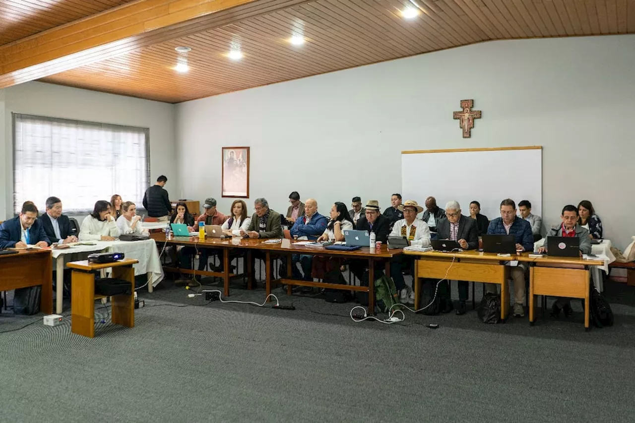 “Se deben mantener diálogos con el EMC pese a suspensión del cese al fuego”: jefe negociador