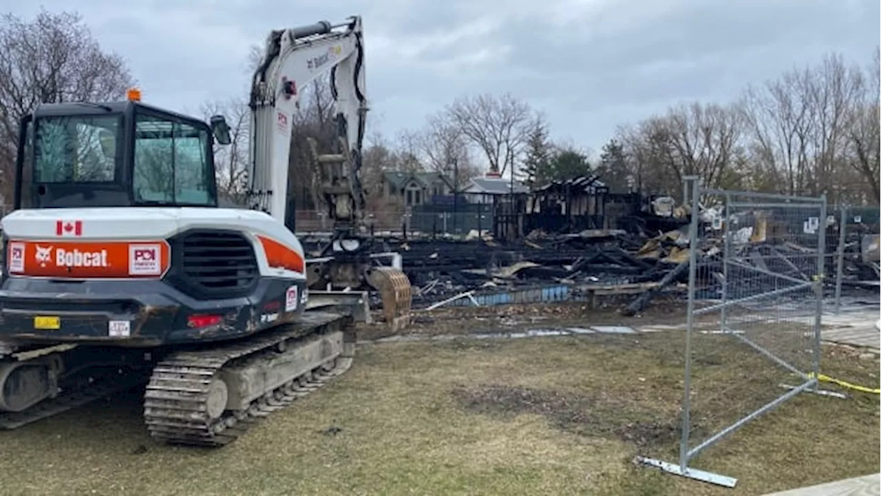 Fire investigators search for cause of blaze that destroyed clubhouse on Ward's Island