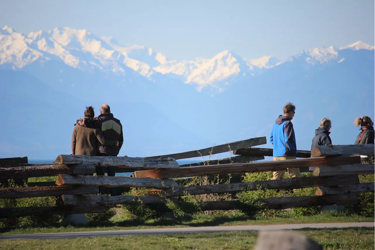 Almost 40 temperature records broken across B.C. Saturday, Environment Canada says