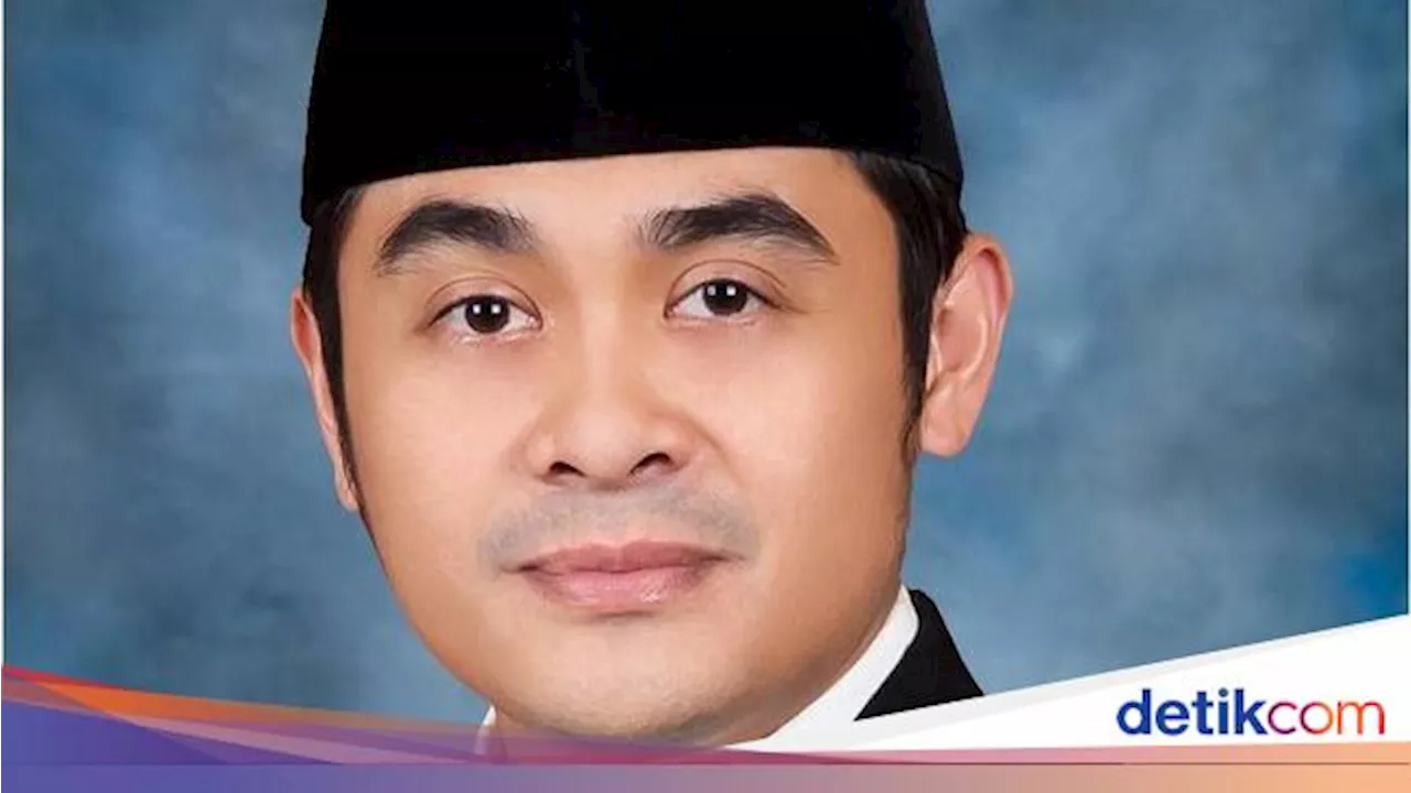 AWK Berkukuh Tetap Anggota DPD meski Dipecat dan Tolak Kosongkan Kantor