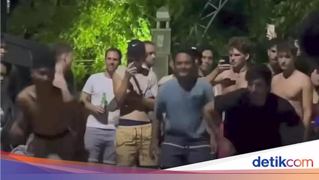 Viral Bule Ikut Balap Lari Melawan Warlok di Kuta Mandalika Saat Ramadan