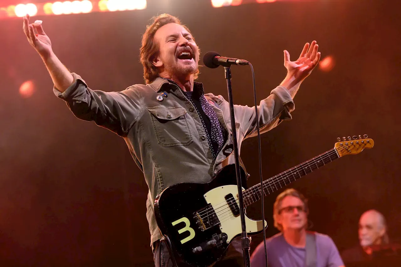 Eddie Vedder elogia os fãs de Taylor Swift: “Eles encontraram a sua tribo. Lembram-me os tempos do punk”