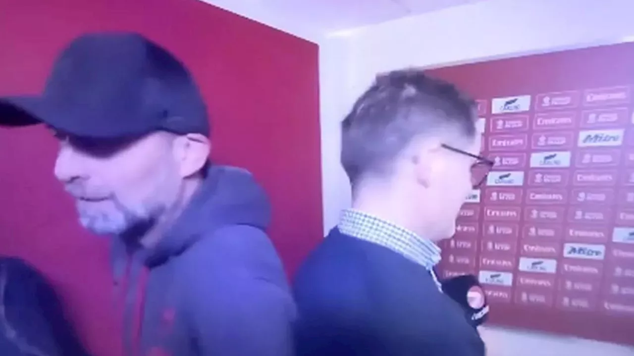 Klopp whacks journo’s weight, storms out of live interview after ‘dumb question’