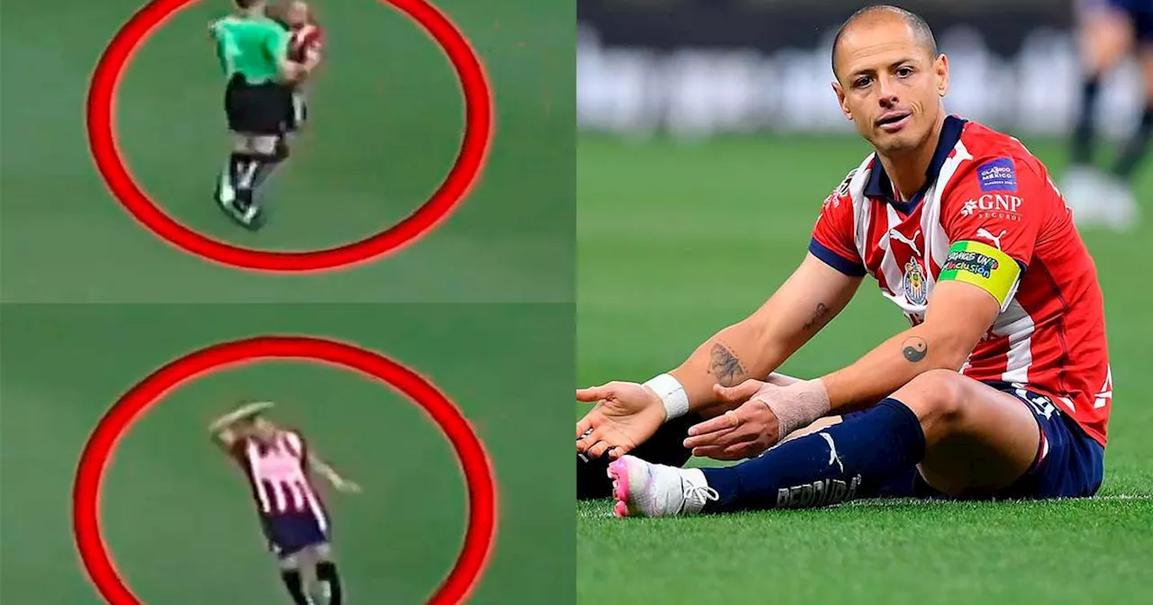 Chicharito Hernández le mienta la madre a árbitro del Chivas vs América por estorbarle (VIDEO)