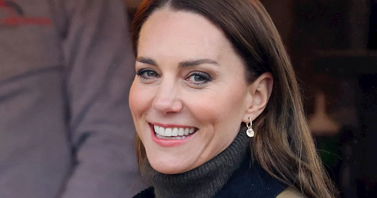 Kate, Princess of Wales seen all smiles leaving farm shop with William