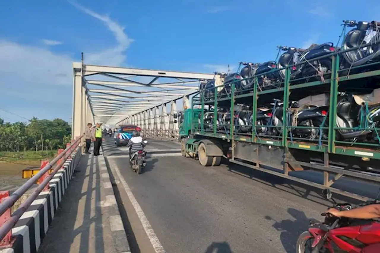 Sempat Ditutup, Jembatan Comal Pemalang Kembali Bisa Dilalui Kendaraan Sumbu Tiga