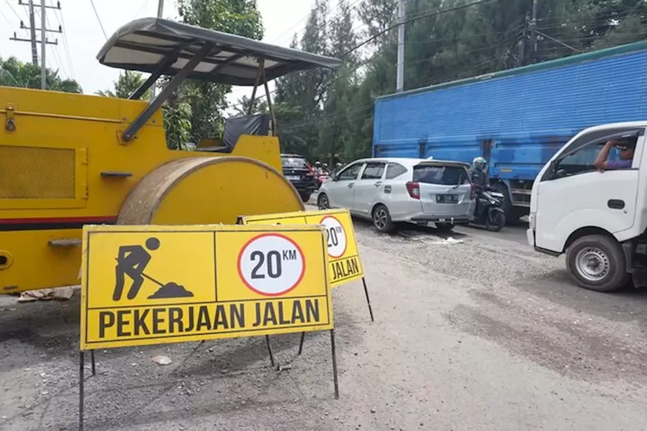 Usai Aksi Protes Warga, Bupati Sidoarjo Siapkan Alat Berat untuk Perbaiki Jalan Rusak di Jalan Arah Pertigaan Kletek