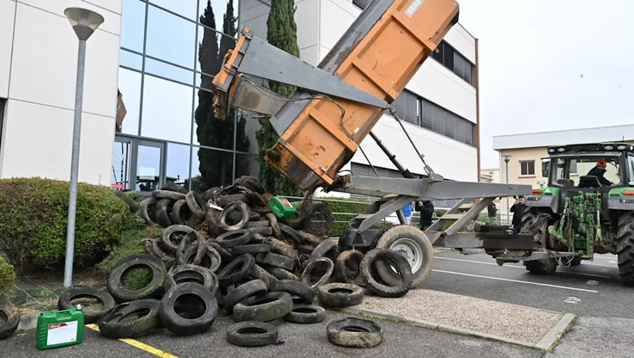 Colère des agriculteurs : 'On n’est pas entendu, on se fout de nous'... les agriculteurs manifestent à nouveau