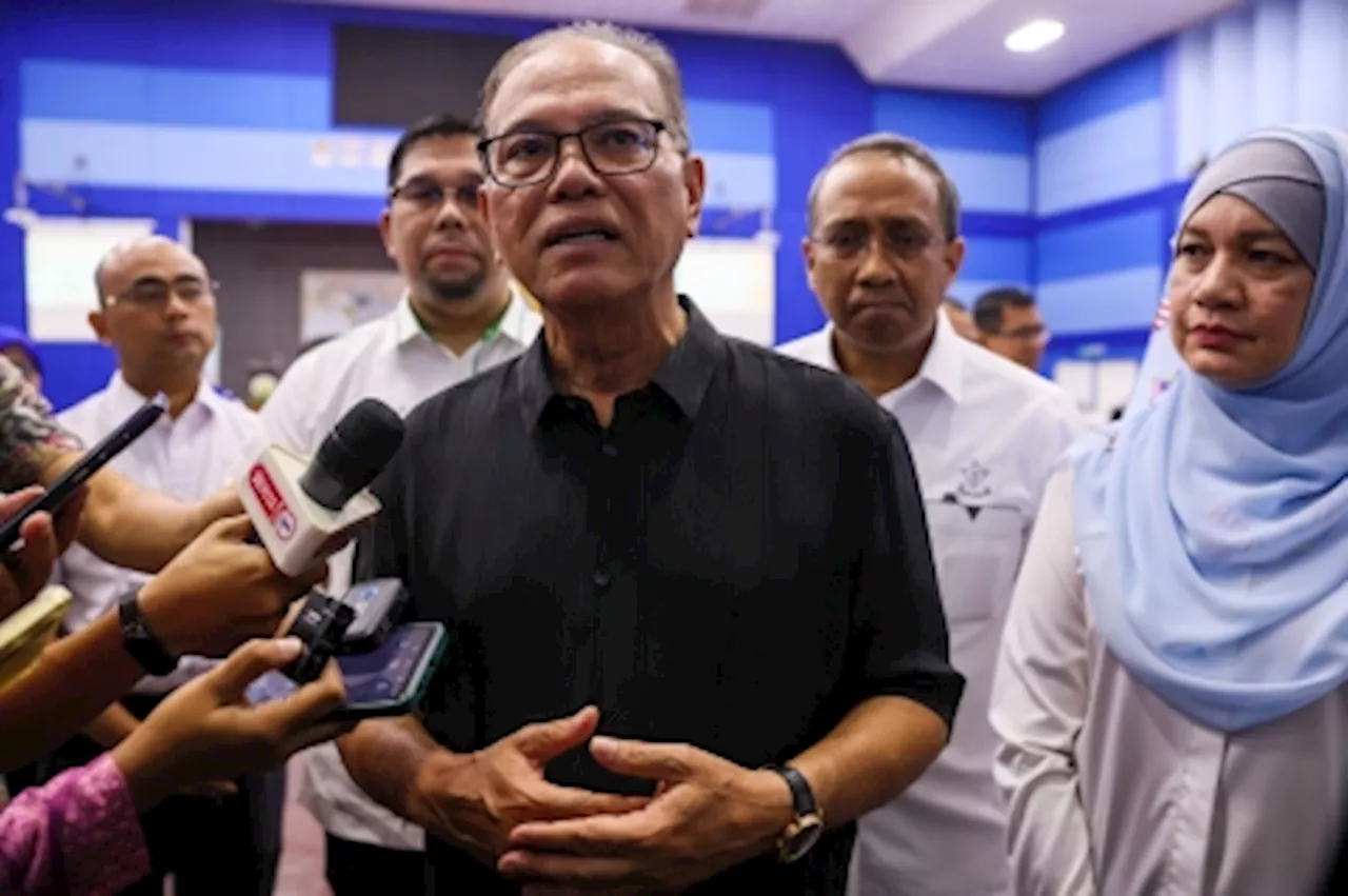 Umno veep Wan Rosdy says better for Ramasamy to keep quiet as he himself betrayed DAP