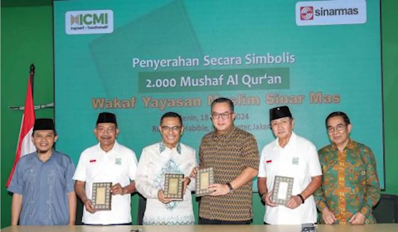 Yayasan Muslim Sinar Mas Wakafkan Ribuan Alquran kepada ICMI