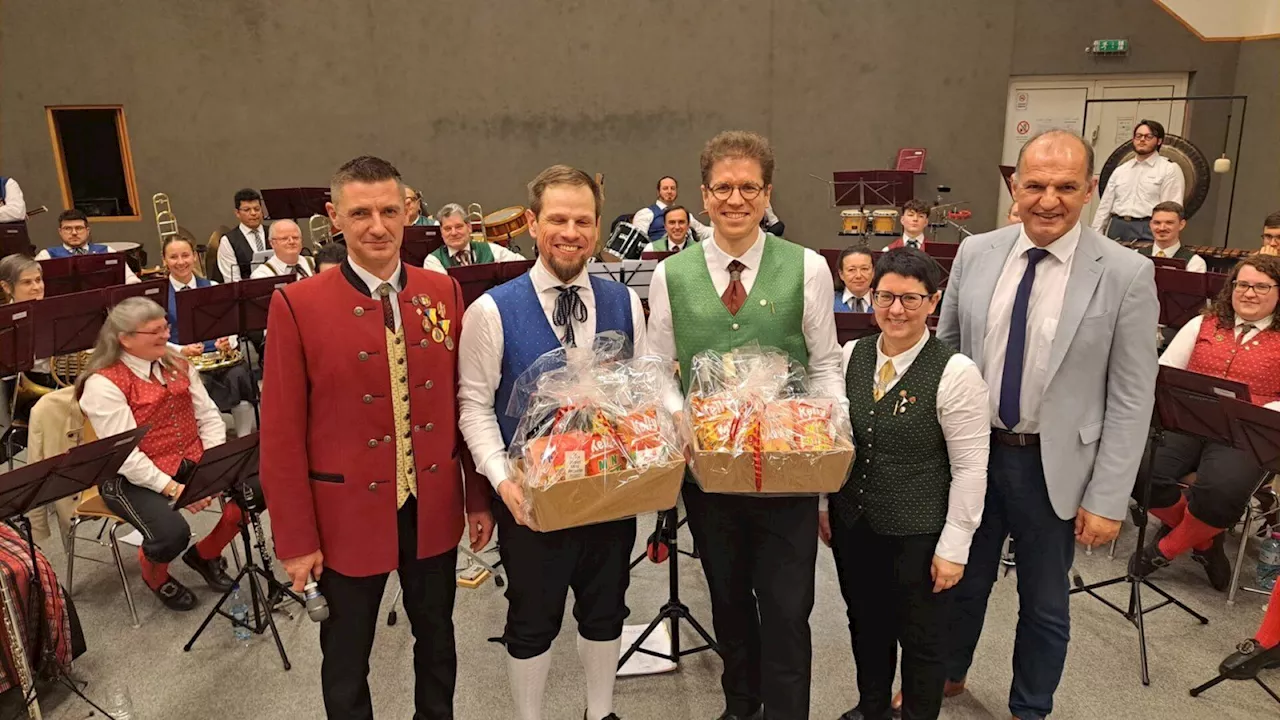 Bezirks-Orchester mit klangvollen Tönen in Höflein