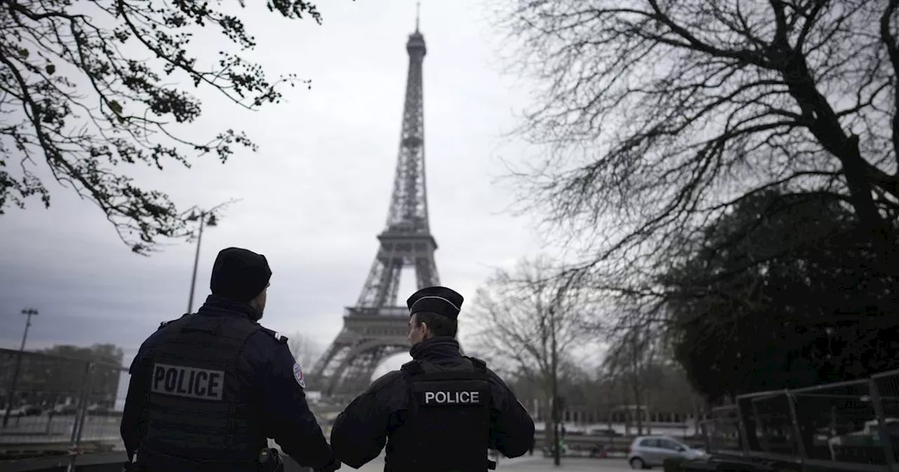 Angriff auf Wache bei Paris: Junger Mann bei Polizeieinsatz​ gestorben