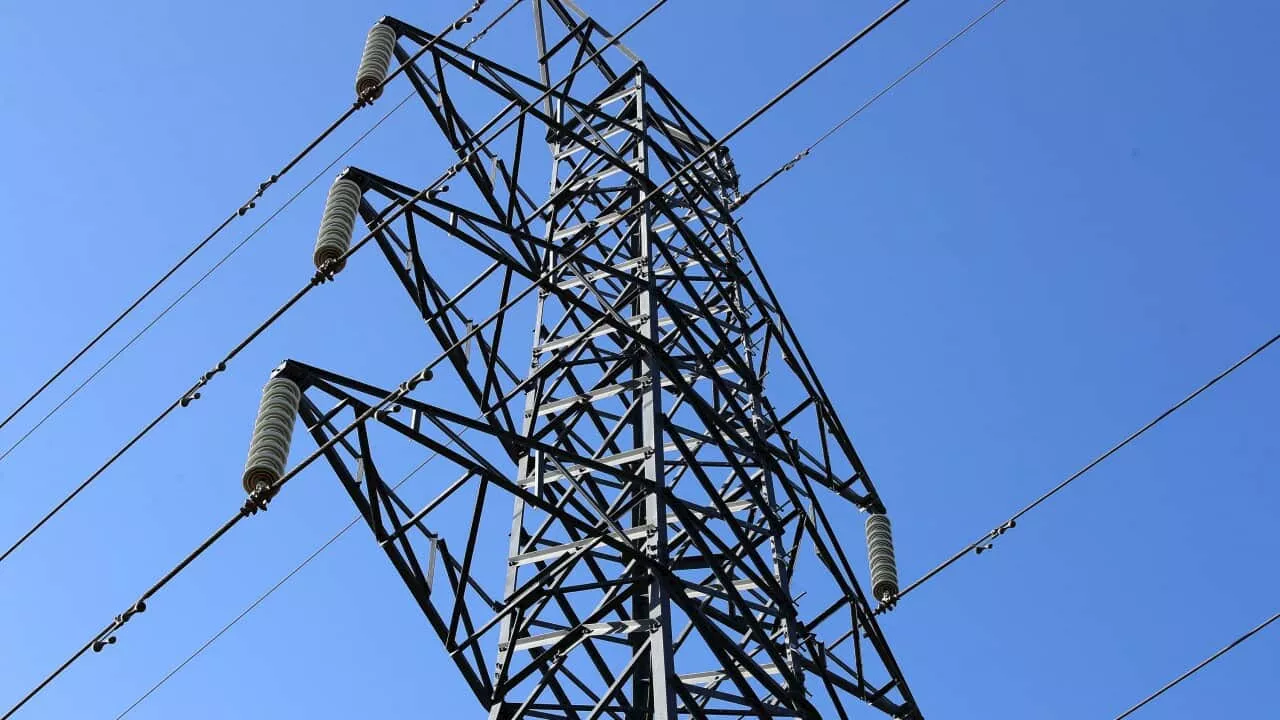 Cost of electricity set to go down for many Australians, according to energy regulator