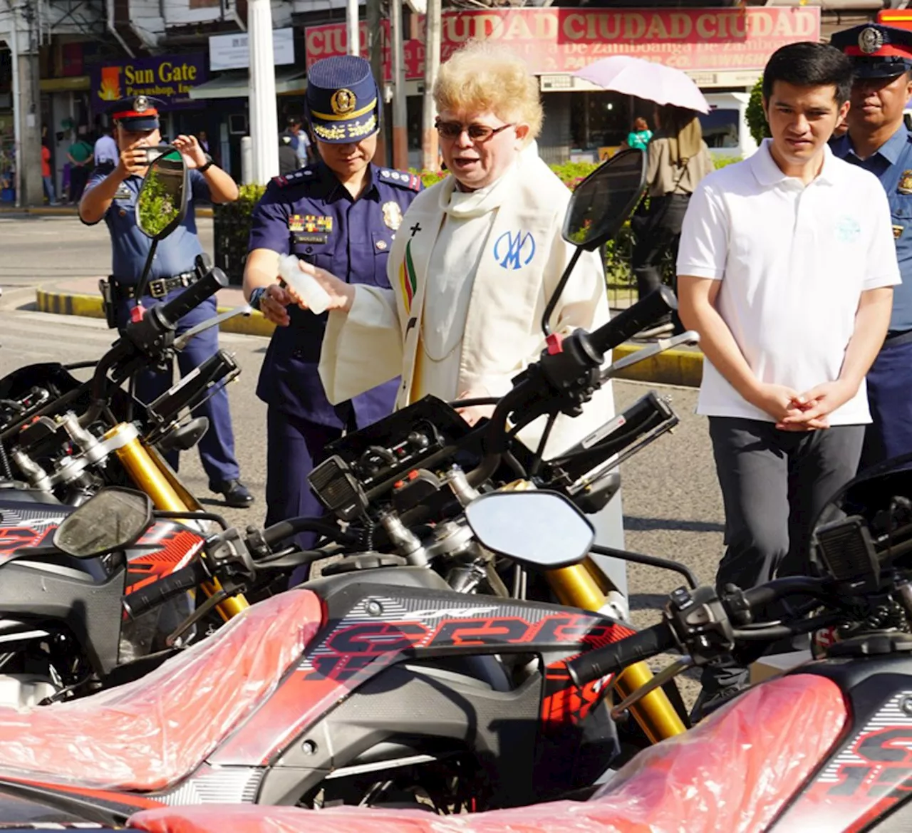 Zamboanga City police receive 15 motorcycles from City Government