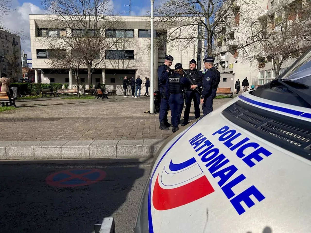 Nine arrested for attack on French police station