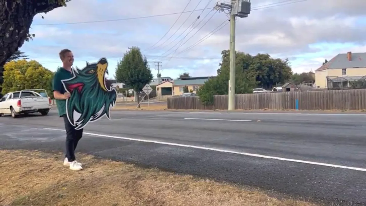 Richmond great Jack Riewoldt spotted on roadside spruiking new Tasmania Devils logo