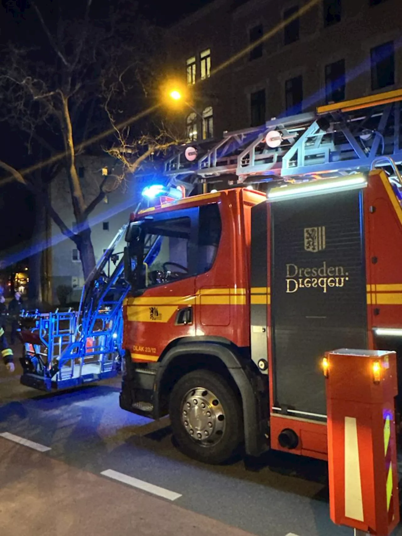 Brand im Dachstuhl eines Mehrfamiliengebäudes