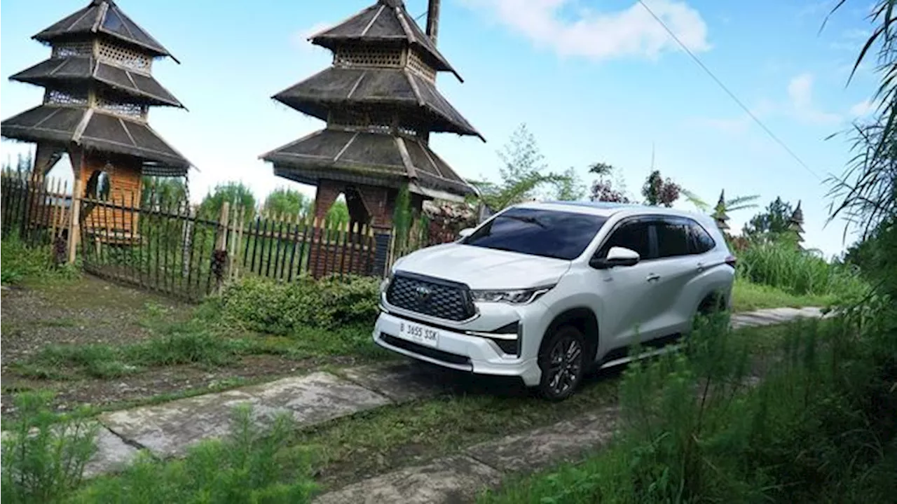 Daftar 10 Mobil Hybrid Terlaris Februari 2024, Innova Zenix di Puncak