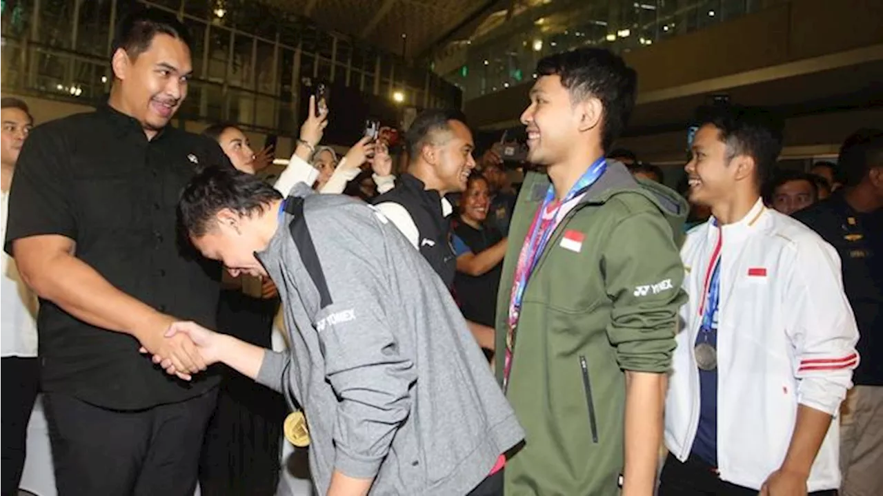 Menpora Dito Jawab Kritikan Ernest Prakasa soal Foto Juara All England