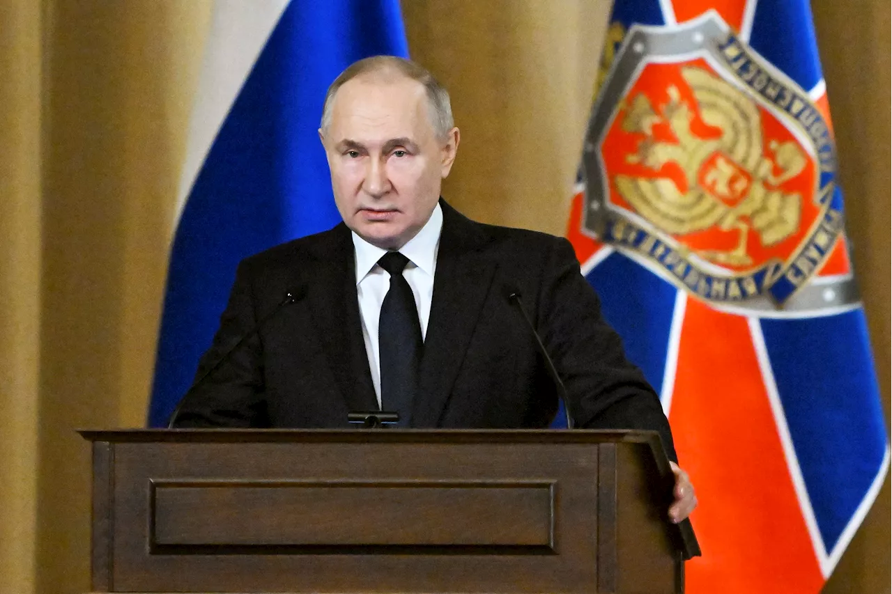 Putin tells FSB intelligence agents to hunt down ‘traitors’