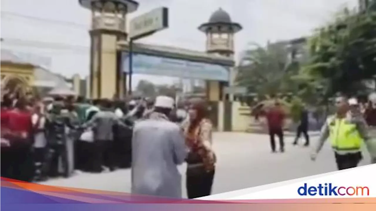 Kakek Wafat Usai Dihadang Masuk Masjid saat Kunker Jokowi Idap Penyakit Jantung