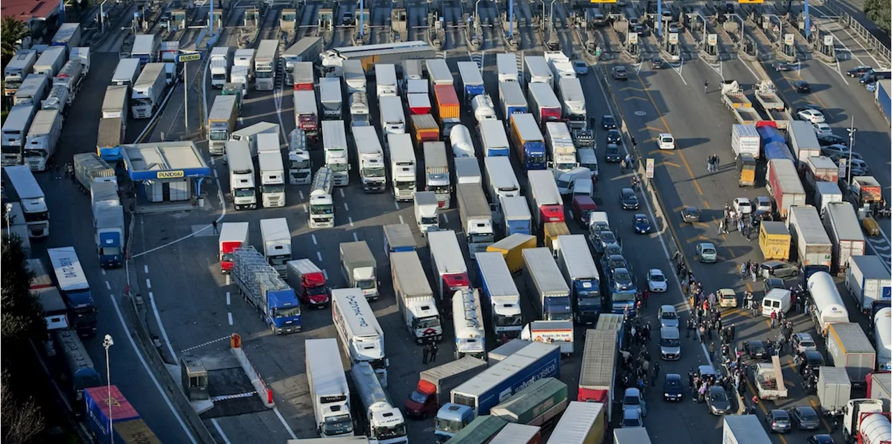 Non ci sono mai stati così tanti tir sulle autostrade italiane