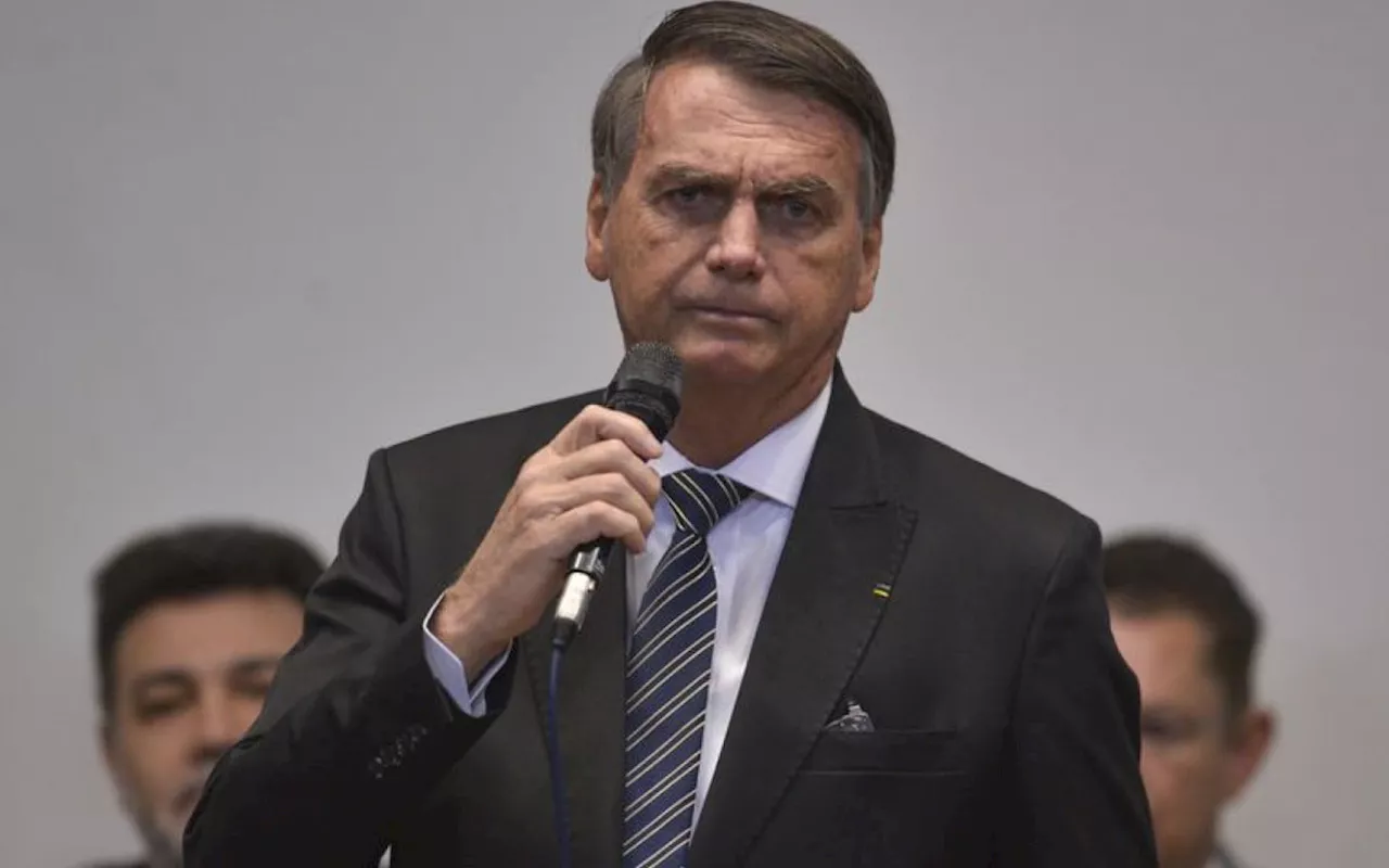 Bolsonaro agiu com 'consciência e vontade' para fraudar cartões de vacinação, afirma PF