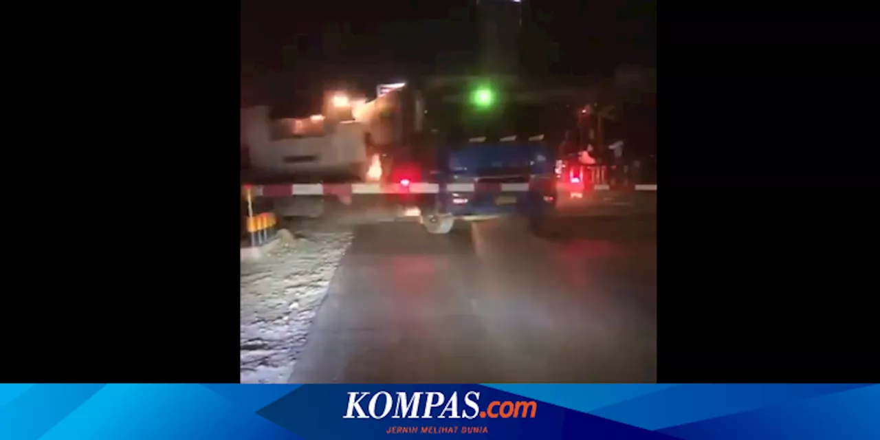 KA Putri Deli Tabrak Truk di Perbaungan, Masinis dan Asisten Masinis Terjepit Lokomotif Ringsek