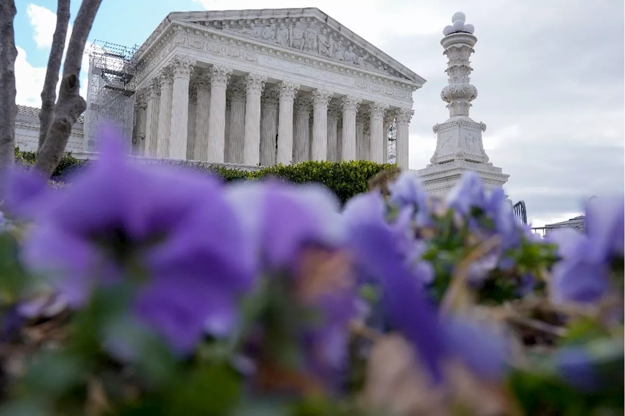 Corte Suprema levanta suspensión a ley de migración de Texas