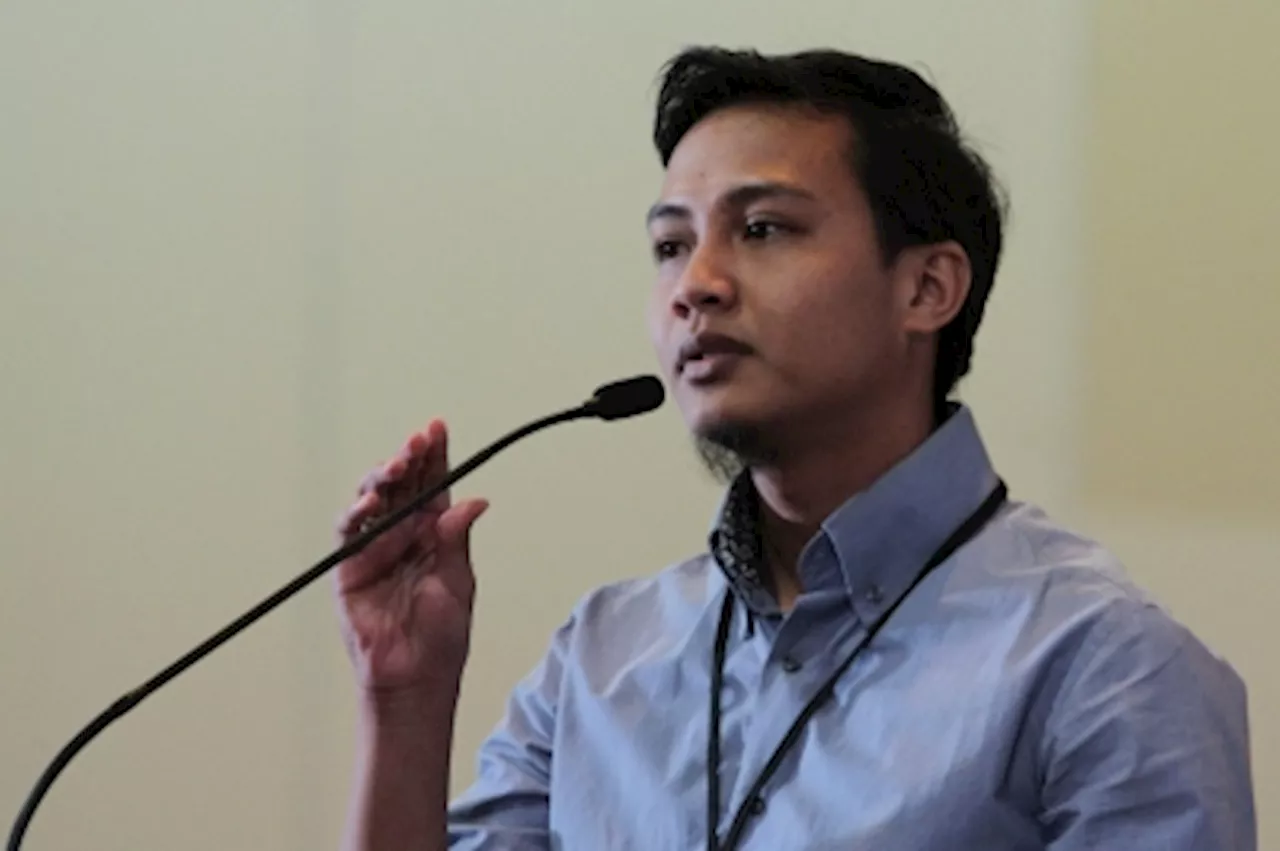 PKR's Fahmi Zainol tells Nga Kor Ming to refrain from commenting on 'Allah' socks issue