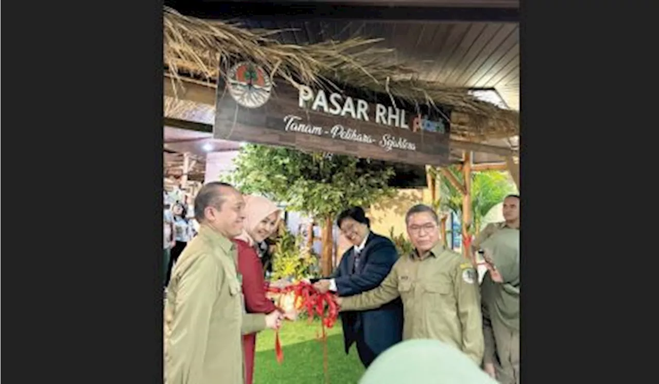 Hasil Panen Kelompok Tani Hutan Hadir di Pasar Rehabilitasi Hutan dan Lahan yang digelar KLHK