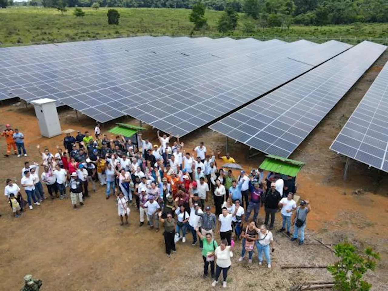 Entregan parque solar y a diésel en Guaviare para llevar energía a 700 familias