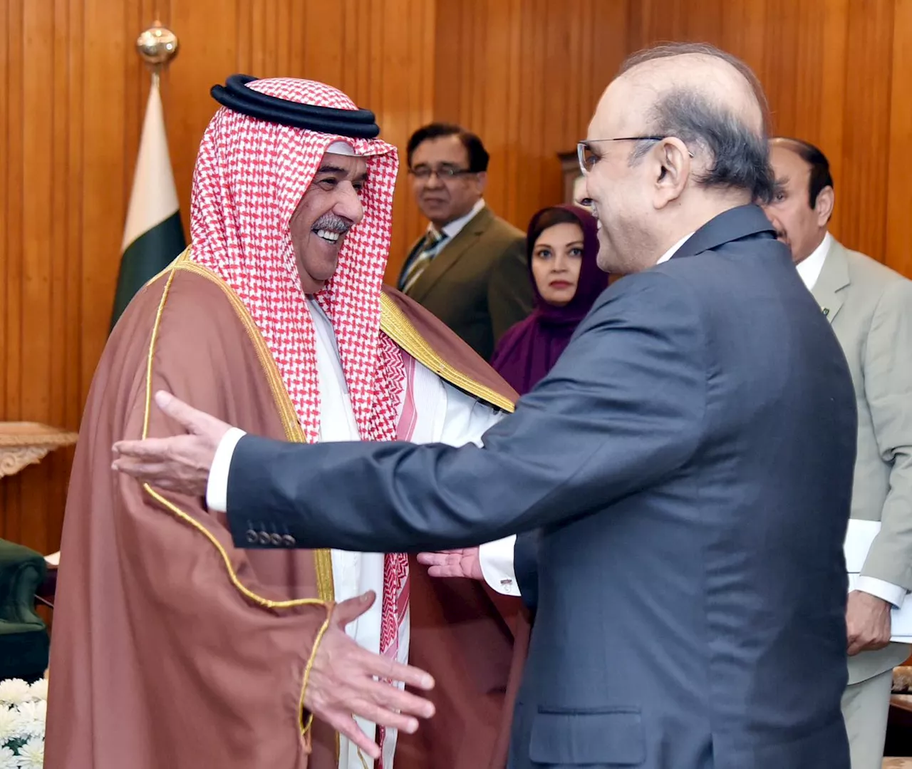 Commander Bahrain National Guard Meets President Pakistan Values to Its Fraternal Ties with Bahrain: Zardari