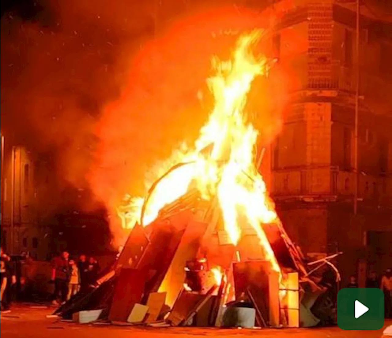 Palermo come il far west: guerriglia contro la polizia e 'vampe di San Giuseppe'