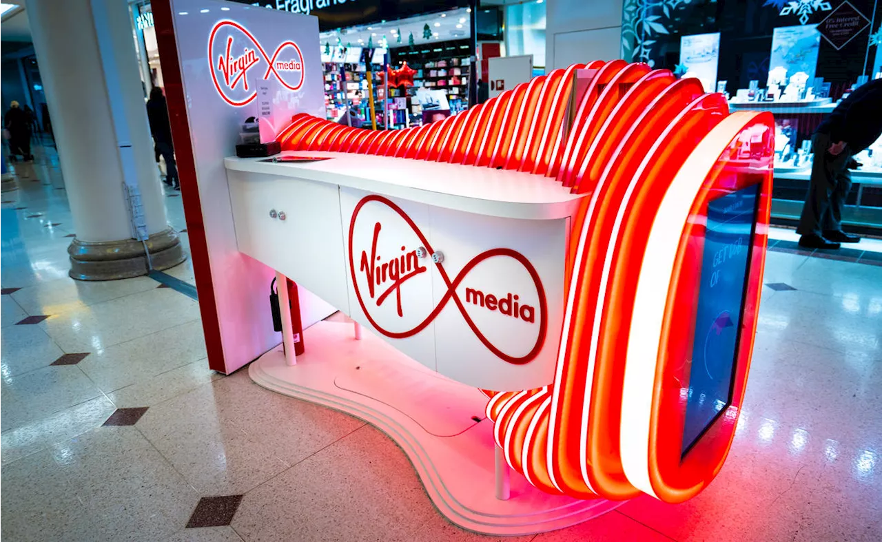 Virgin Media sets up 'smart poles' next to cabinets to boost mobile network capacity