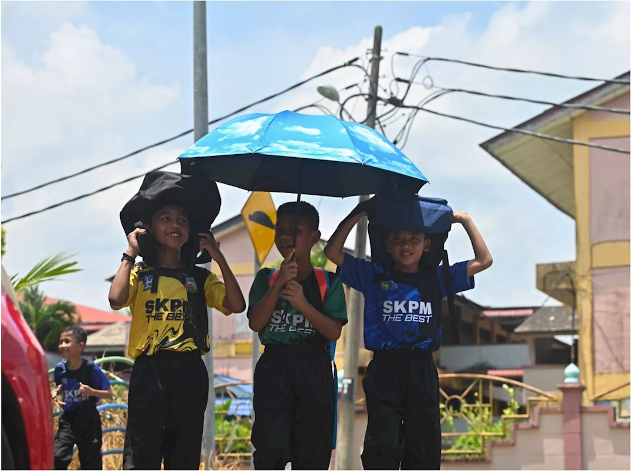 Cuaca panas: Tangguh aktiviti luar bilik darjah, benarkan pakaian sukan