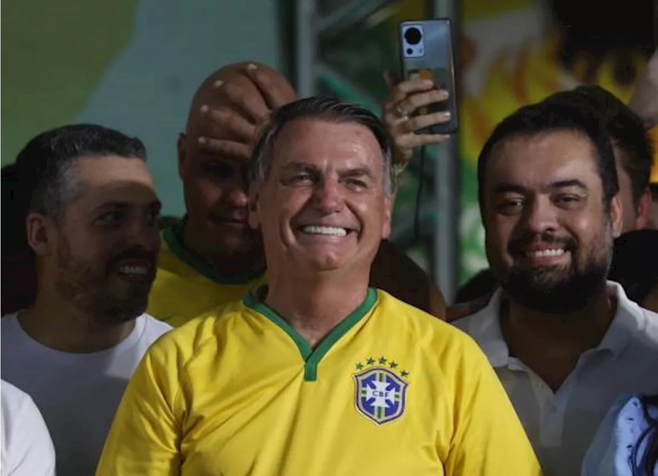 Acusa Policía de Brasil a Bolsonaro de falsificar datos de vacunación contra COVID