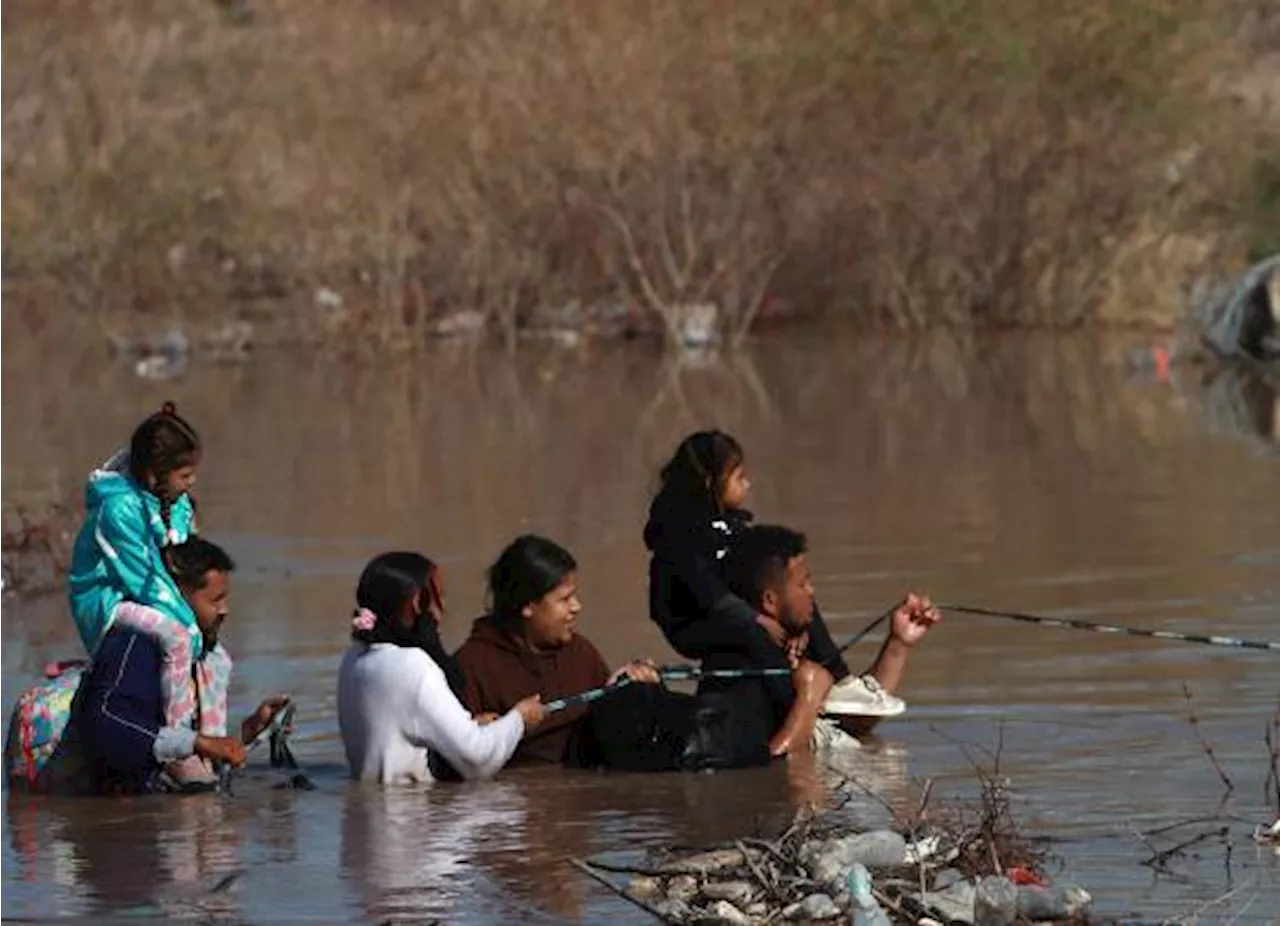 Prohíbe la Corte Suprema de EU ley texana para detener y expulsar a migrantes ilegales