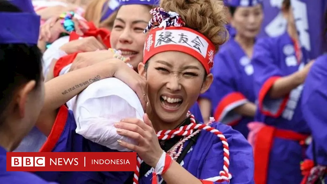 Jepang: Perempuan pertama kali berpartisipasi dalam Festival 'Telanjang' yang telah berlangsung lebih dari 1.000 tahun