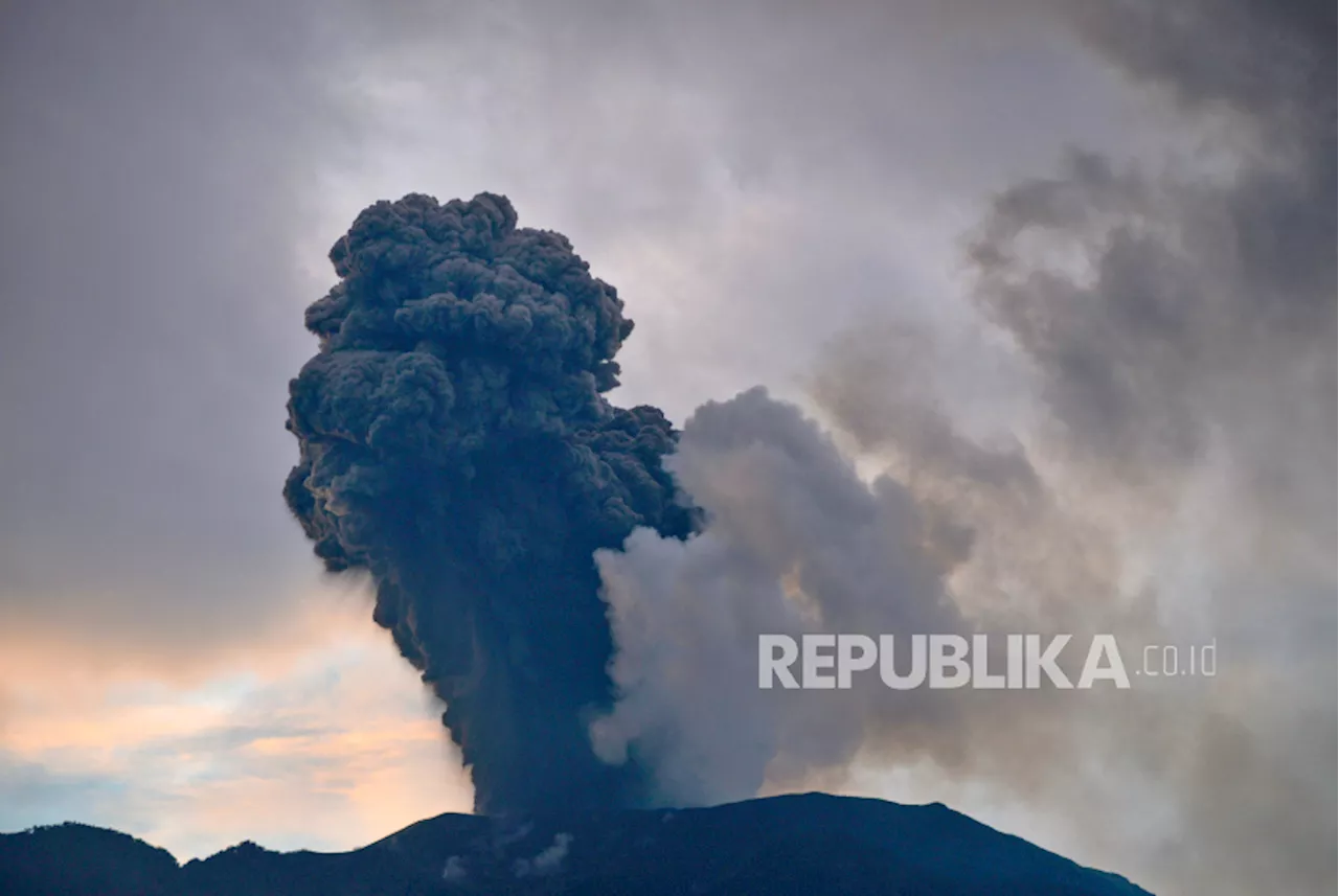 Gas Beracun dari Kawah Gunung Marapi Terpantau Menurun